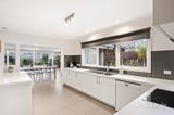 https://images.listonce.com.au/custom/160x/listings/5-leon-court-donvale-vic-3111/599/01769599_img_05.jpg?_d8poS4BOtw