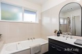 https://images.listonce.com.au/custom/160x/listings/5-leon-court-donvale-vic-3111/599/01769599_img_07.jpg?sGB1OnSgm3s