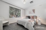 https://images.listonce.com.au/custom/160x/listings/5-leonard-court-vermont-south-vic-3133/222/01956222_img_12.jpg?SCCUZ9gCkUc