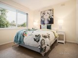 https://images.listonce.com.au/custom/160x/listings/5-leyte-close-doncaster-vic-3108/483/01680483_img_12.jpg?H9kwb5ZseEM