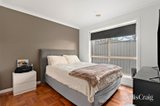 https://images.listonce.com.au/custom/160x/listings/5-lisbon-court-kings-park-vic-3021/546/01927546_img_09.jpg?Viwa7kGrxPg