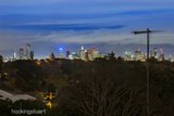 https://images.listonce.com.au/custom/160x/listings/5-locksley-avenue-kew-vic-3101/144/01684144_img_13.jpg?vmjT0b4351M
