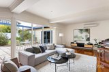 https://images.listonce.com.au/custom/160x/listings/5-lockwood-street-bentleigh-vic-3204/030/01980030_img_05.jpg?DAu22Vmxyao