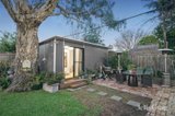 https://images.listonce.com.au/custom/160x/listings/5-luke-avenue-blackburn-vic-3130/073/01751073_img_14.jpg?48LNWeQ98CM