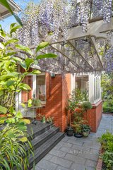 https://images.listonce.com.au/custom/160x/listings/5-lunan-avenue-drumcondra-vic-3215/295/01443295_img_19.jpg?EIRzblvHpQY