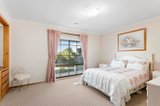 https://images.listonce.com.au/custom/160x/listings/5-macadam-street-daylesford-vic-3460/381/01036381_img_06.jpg?qEzm-W6swX0