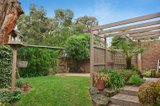 https://images.listonce.com.au/custom/160x/listings/5-macedon-court-nunawading-vic-3131/231/00092231_img_07.jpg?WGBNqI6713A