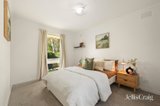 https://images.listonce.com.au/custom/160x/listings/5-mandowie-crescent-croydon-vic-3136/837/01876837_img_11.jpg?fZ3Kk5obRNg
