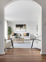 https://images.listonce.com.au/custom/160x/listings/5-marlene-close-doncaster-east-vic-3109/394/01674394_img_03.jpg?drnSVhBl_6E