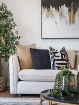 https://images.listonce.com.au/custom/160x/listings/5-marlene-close-doncaster-east-vic-3109/394/01674394_img_04.jpg?AWPK_jyHhwQ
