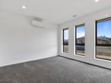 https://images.listonce.com.au/custom/160x/listings/5-mayo-street-alfredton-vic-3350/034/01611034_img_07.jpg?7k-Z_h4oR30