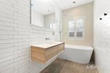 https://images.listonce.com.au/custom/160x/listings/5-mccrae-street-elwood-vic-3184/438/01976438_img_09.jpg?BP-Ka2ihw64