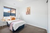 https://images.listonce.com.au/custom/160x/listings/5-mctaggart-street-lucas-vic-3350/087/01639087_img_17.jpg?Dy7DLvMMo9s