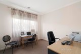 https://images.listonce.com.au/custom/160x/listings/5-melrose-street-newport-vic-3015/461/01647461_img_06.jpg?N_nZ6PR6K_0