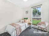 https://images.listonce.com.au/custom/160x/listings/5-midhurst-road-croydon-vic-3136/840/01525840_img_10.jpg?_mAvHXERbRQ