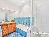 https://images.listonce.com.au/custom/160x/listings/5-midhurst-road-croydon-vic-3136/840/01525840_img_11.jpg?0P2TgIlghdA