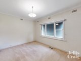 https://images.listonce.com.au/custom/160x/listings/5-midvale-avenue-balwyn-north-vic-3104/688/01717688_img_02.jpg?akUrvHwJBCw