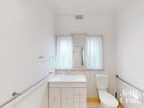https://images.listonce.com.au/custom/160x/listings/5-midvale-avenue-balwyn-north-vic-3104/688/01717688_img_07.jpg?c0qOqN0zZvI