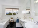 https://images.listonce.com.au/custom/160x/listings/5-mimosa-court-croydon-south-vic-3136/128/00621128_img_11.jpg?eddVYzIR664