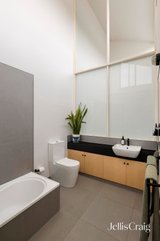 https://images.listonce.com.au/custom/160x/listings/5-mollison-street-abbotsford-vic-3067/480/01905480_img_09.jpg?ygr3PQmvloA