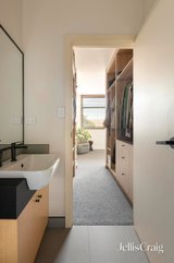https://images.listonce.com.au/custom/160x/listings/5-mollison-street-abbotsford-vic-3067/480/01905480_img_12.jpg?E7Km8LZiExs