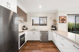 https://images.listonce.com.au/custom/160x/listings/5-molly-close-kilsyth-vic-3137/219/01938219_img_04.jpg?4uGlr8CBxkg