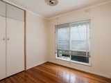 https://images.listonce.com.au/custom/160x/listings/5-morelle-court-mooroolbark-vic-3138/261/01524261_img_06.jpg?RQEkvpdua60