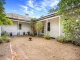 https://images.listonce.com.au/custom/160x/listings/5-moss-court-croydon-north-vic-3136/049/00621049_img_18.jpg?C9vWl4VH_Fo