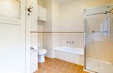 https://images.listonce.com.au/custom/160x/listings/5-murrumbeena-crescent-murrumbeena-vic-3163/657/01746657_img_03.jpg?N9RtCH_2bus