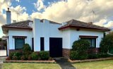 https://images.listonce.com.au/custom/160x/listings/5-murrumbeena-crescent-murrumbeena-vic-3163/657/01746657_img_08.jpg?sNkAVdvq9jU