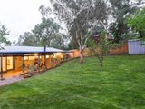 https://images.listonce.com.au/custom/160x/listings/5-naroo-road-mooroolbark-vic-3138/115/01524115_img_13.jpg?cGUtwJYvKzA