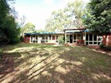 https://images.listonce.com.au/custom/160x/listings/5-narool-court-croydon-vic-3136/197/01525197_img_02.jpg?tIJFfYBpGj8