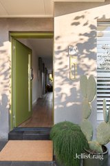 https://images.listonce.com.au/custom/160x/listings/5-newman-street-thornbury-vic-3071/762/01931762_img_02.jpg?SP_EpgwvhhU