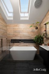 https://images.listonce.com.au/custom/160x/listings/5-newman-street-thornbury-vic-3071/762/01931762_img_07.jpg?M3KXLLAdGs4