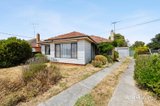 https://images.listonce.com.au/custom/160x/listings/5-oak-street-wendouree-vic-3355/071/01855071_img_01.jpg?_fIjmilv4Ks