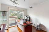 https://images.listonce.com.au/custom/160x/listings/5-orbel-court-eltham-vic-3095/534/01585534_img_13.jpg?9sQRQoFyBeI