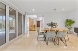 https://images.listonce.com.au/custom/160x/listings/5-oshannasy-street-mulgrave-vic-3170/701/01746701_img_04.jpg?G0NvbnZTqoY