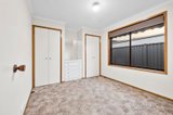 https://images.listonce.com.au/custom/160x/listings/5-owen-court-sebastopol-vic-3356/966/01488966_img_13.jpg?ISEEEXL9HfI