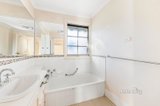 https://images.listonce.com.au/custom/160x/listings/5-parkgate-drive-ringwood-vic-3134/367/01422367_img_09.jpg?Bjvlsjj3q_Y