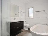 https://images.listonce.com.au/custom/160x/listings/5-parry-street-croydon-vic-3136/864/01525864_img_08.jpg?WVCca_ana9Q