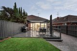 https://images.listonce.com.au/custom/160x/listings/5-paterson-street-hawthorn-vic-3122/622/01305622_img_02.jpg?Oxnxq5Z-wZw