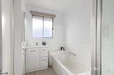 https://images.listonce.com.au/custom/160x/listings/5-patricia-court-yallambie-vic-3085/835/01898835_img_12.jpg?rSL7UehkAUg