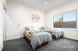 https://images.listonce.com.au/custom/160x/listings/5-phyllis-crescent-mckenzie-hill-vic-3451/178/01882178_img_14.jpg?dX5gTNS9aK0