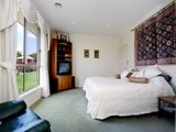 https://images.listonce.com.au/custom/160x/listings/5-pinot-place-yarra-glen-vic-3775/382/01525382_img_09.jpg?3p2E46jZFi4