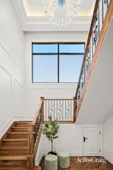 https://images.listonce.com.au/custom/160x/listings/5-pippin-avenue-glen-waverley-vic-3150/312/01979312_img_12.jpg?Vpd6BPZt5w4