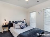 https://images.listonce.com.au/custom/160x/listings/5-pope-court-mooroolbark-vic-3138/335/01526335_img_05.jpg?K-dac6fUq7o