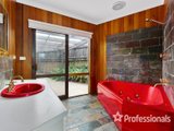 https://images.listonce.com.au/custom/160x/listings/5-ray-court-scoresby-vic-3179/808/01525808_img_11.jpg?n5xmsOsC88c