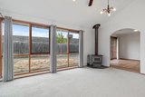 https://images.listonce.com.au/custom/160x/listings/5-redmill-court-lilydale-vic-3140/952/01935952_img_08.jpg?9L-ZuYk7P38
