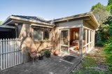 https://images.listonce.com.au/custom/160x/listings/5-robin-hood-court-doncaster-east-vic-3109/046/01580046_img_10.jpg?-dacMxJYzp0