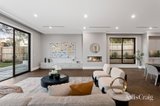 https://images.listonce.com.au/custom/160x/listings/5-robin-hood-court-doncaster-east-vic-3109/913/01913913_img_03.jpg?e3twrNwE1lU